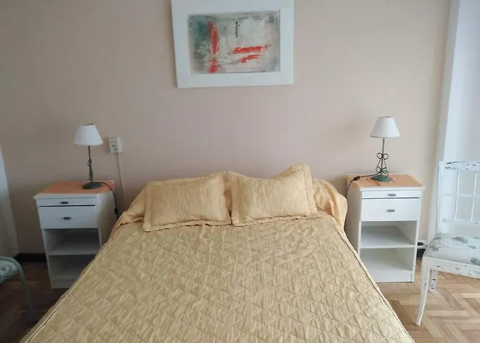 Departamento Amplio, A La Calle, Plaza Colon