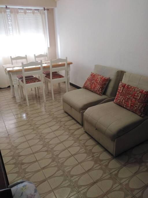 Departamento Amplio, A La Calle, Plaza Colon Apartment