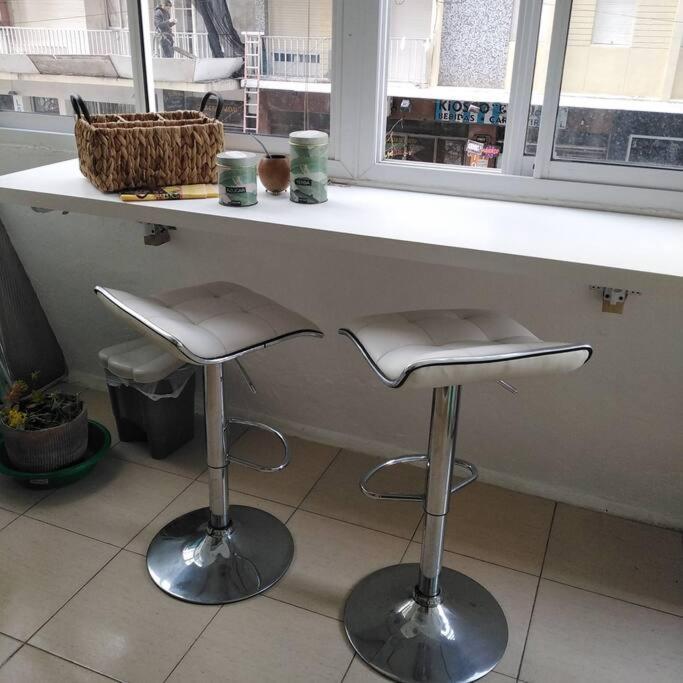 Departamento Amplio, A La Calle, Plaza Colon Apartment